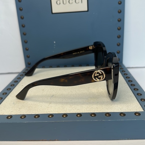 GUCCI GG0327S 52 002 Oversized Cat-eye
Sunglasses main image 4